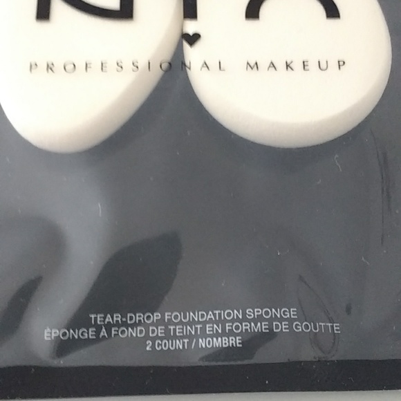NYX Professional Makeup Tear-Drop Foundation Sponges 2/PK X 2 - Picture 2 of 4